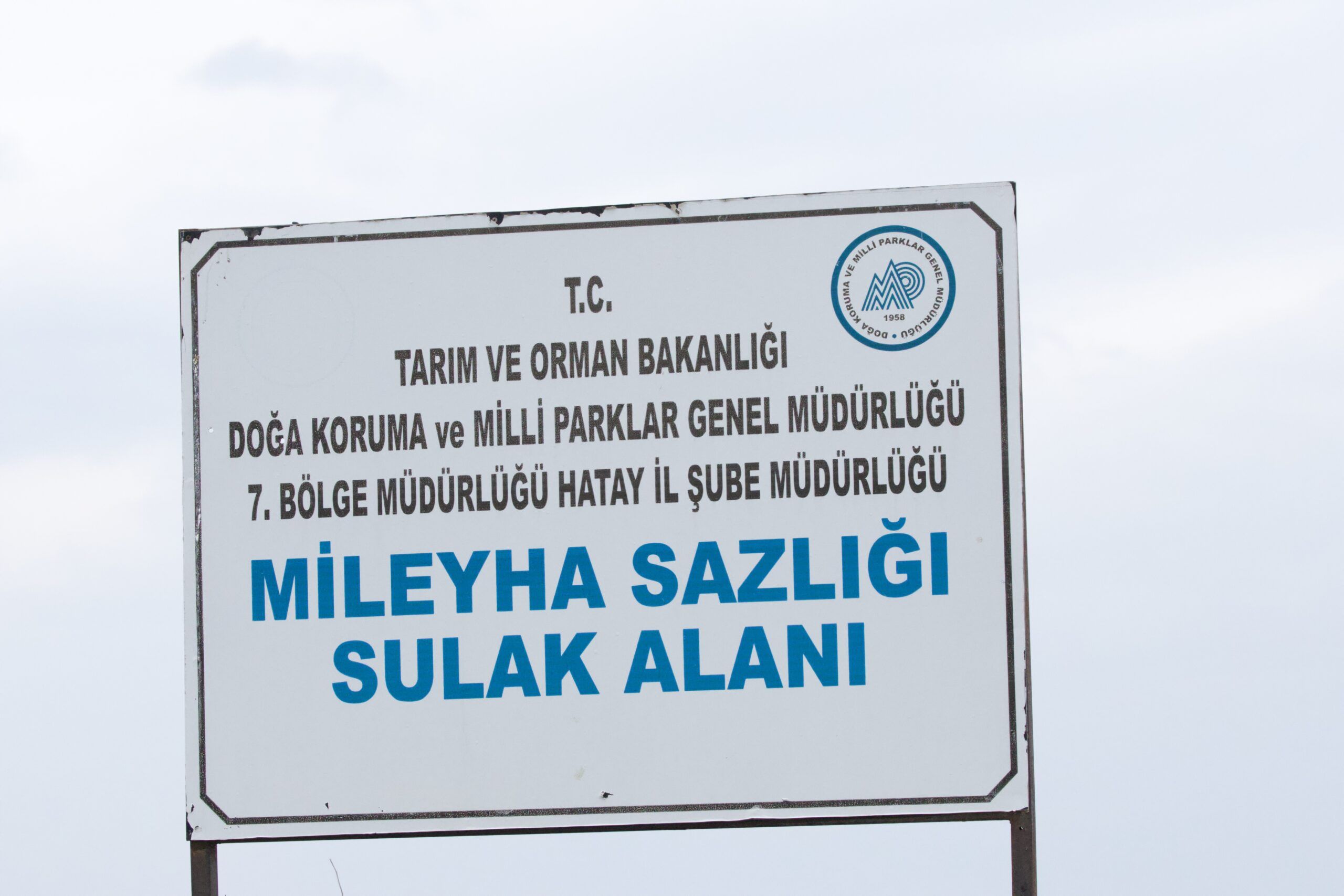 Doğa Koruma ve Milli Parklar Tabelası